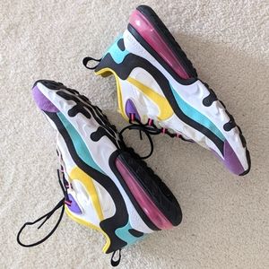 Nike Air Max 270 React in Bright Violet